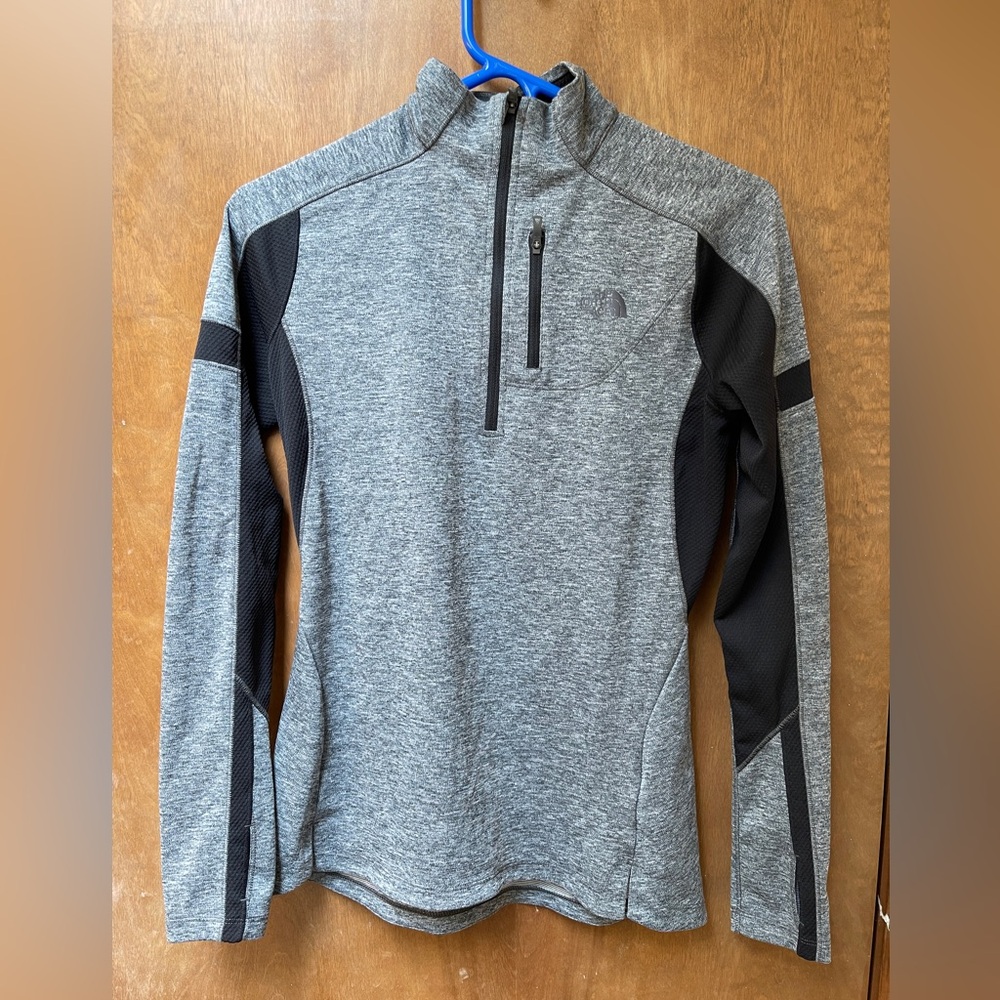Donating end of July! The North Face Quarter Zip Pull Over